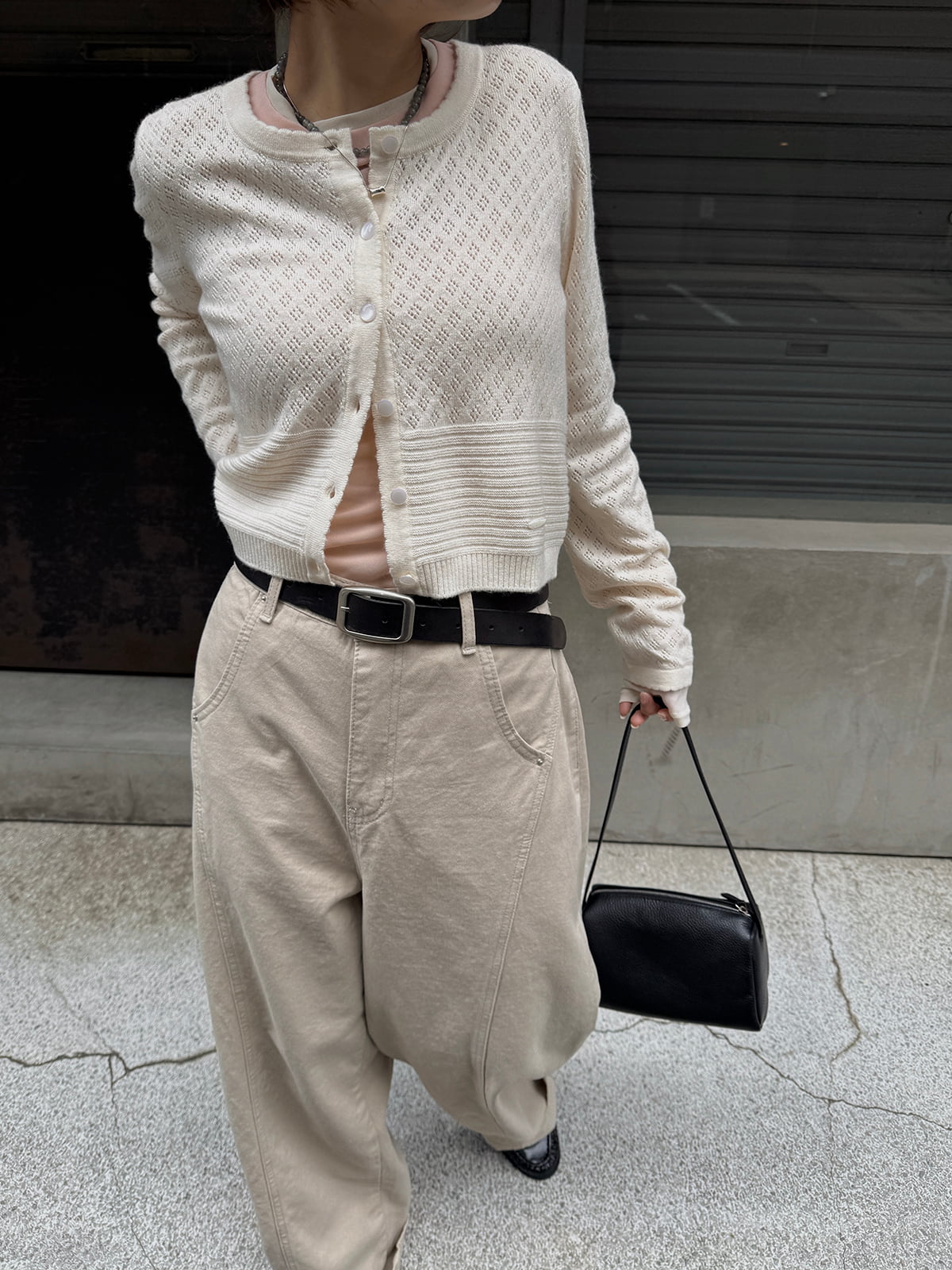 curve silhouette soft cotton pants