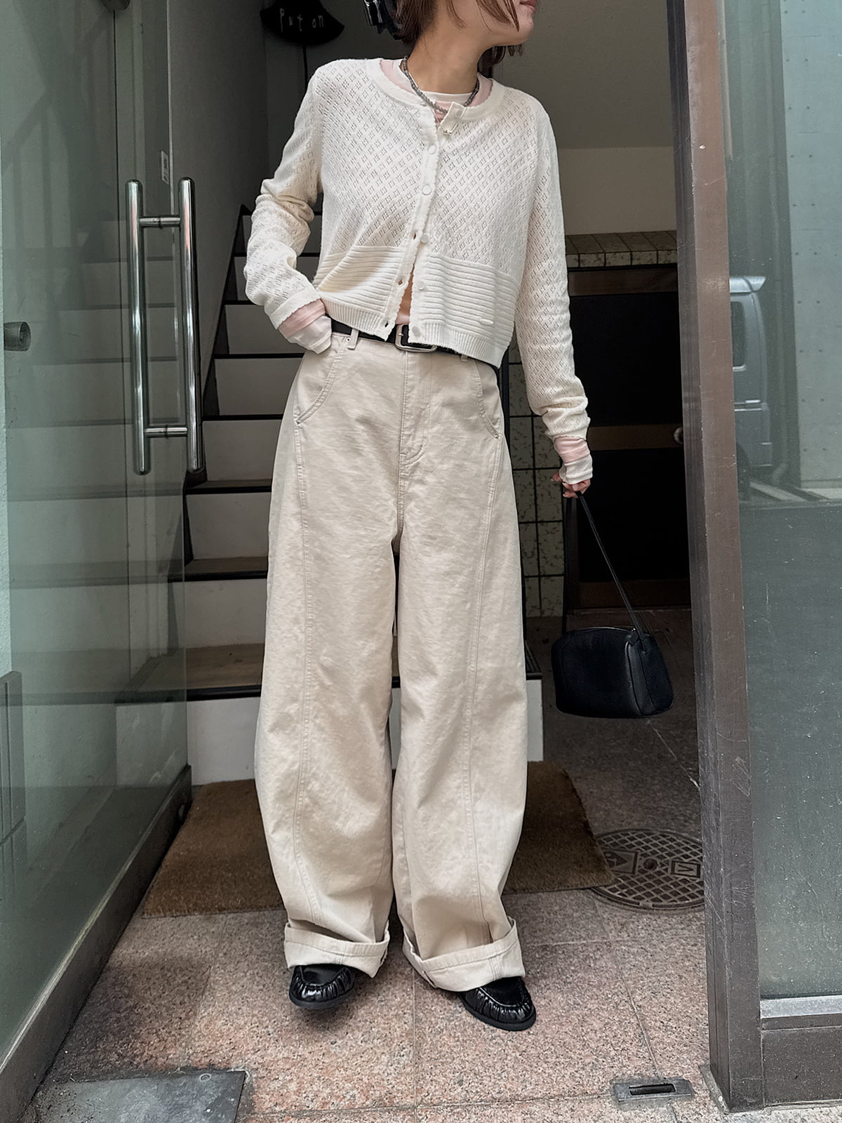 curve silhouette soft cotton pants