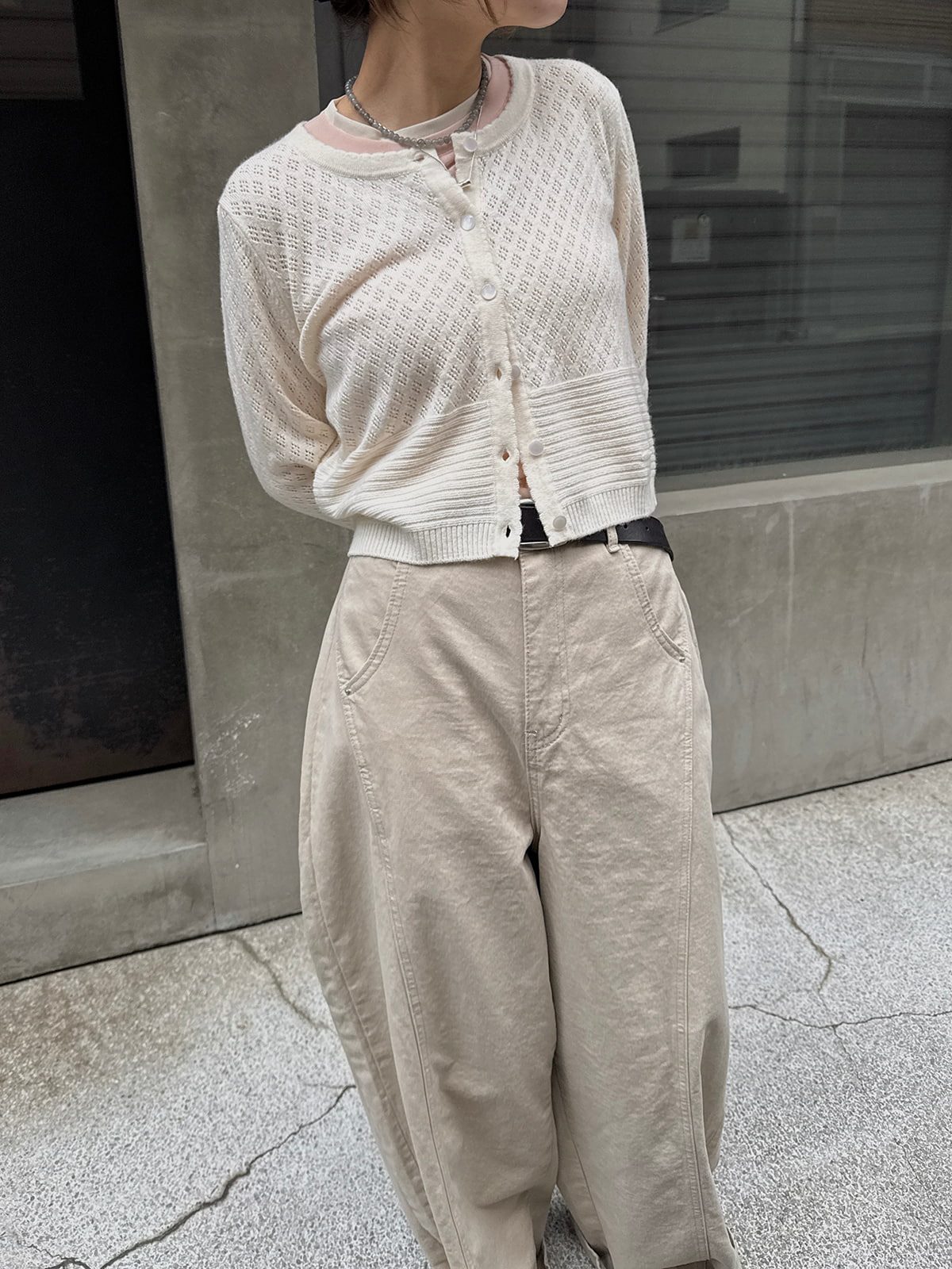 curve silhouette soft cotton pants