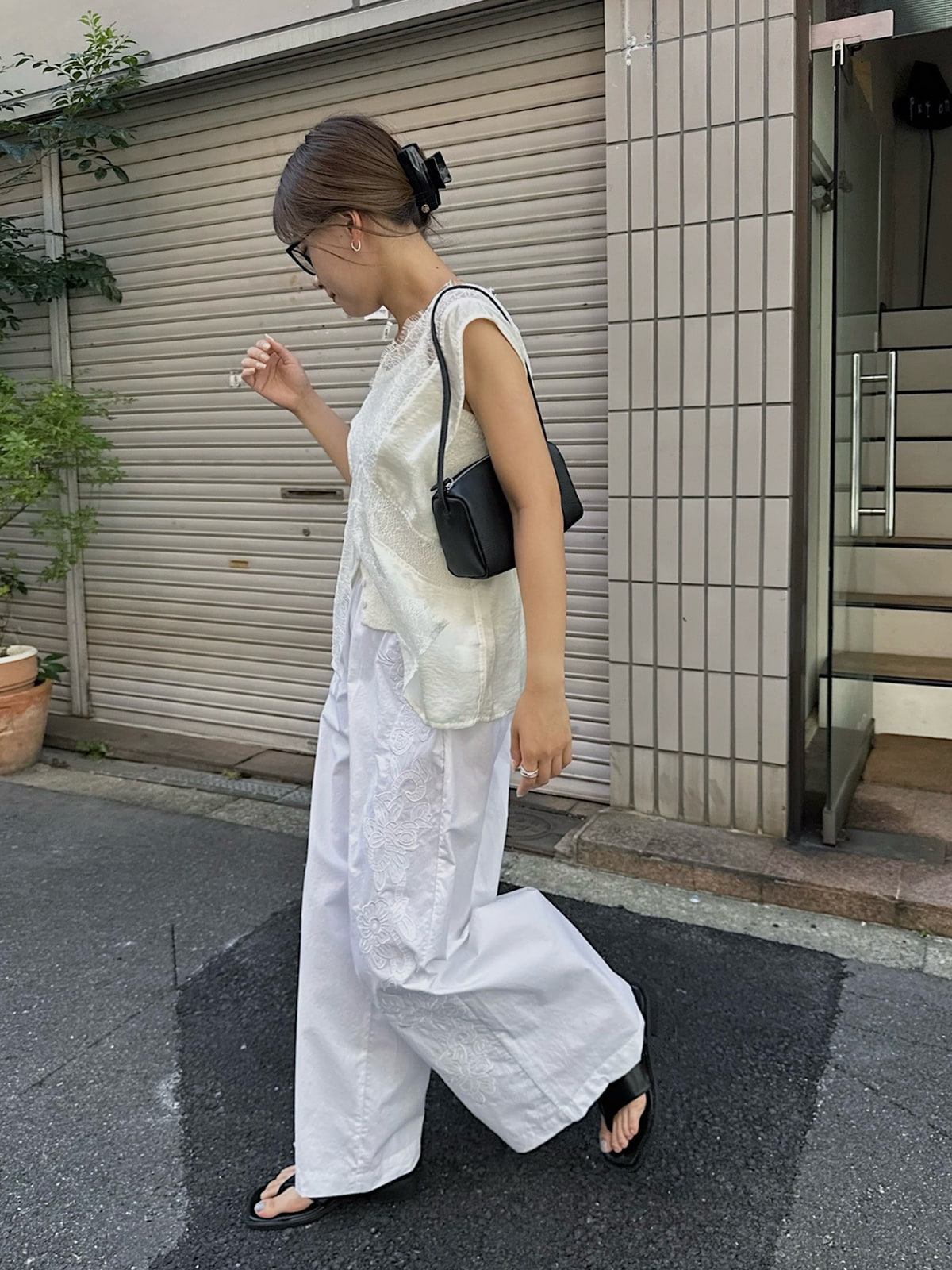 サテンレースフロントオープンジレトップス｜レディーストップス