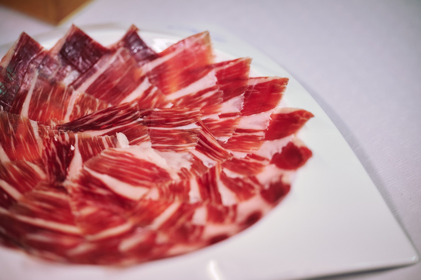 【送料無料＋10%OFF】世界初EUオーガニック｜ワインと相性抜群の高級生ハム 贅沢3種食べ比べセット 100%純血統イベリコ豚