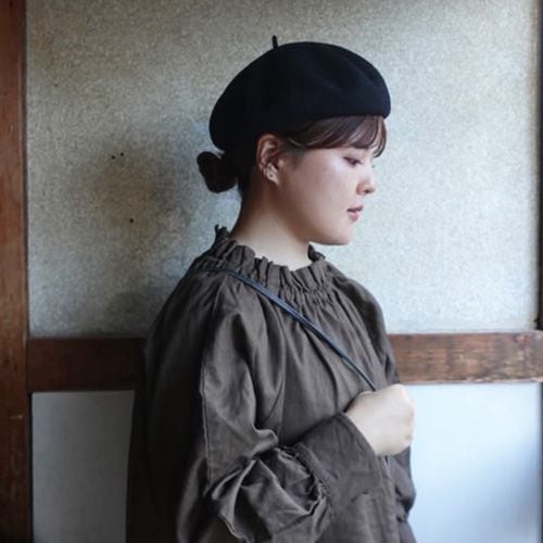 【予約】【kawasakiさんコラボ】NARU(ナル) コットンリネンフリルネックブラウス 6W-ks-01