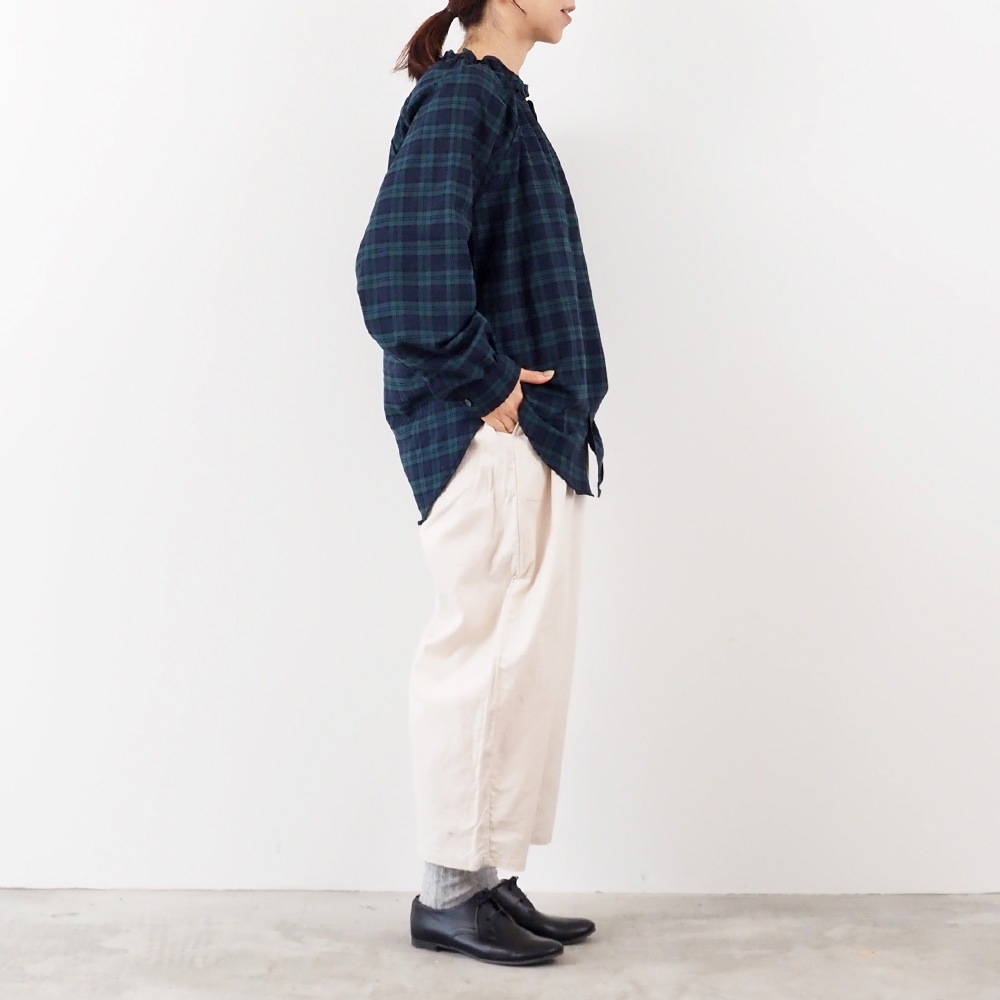 NARU(ナル) ロイヤルタータン フリルネックシャツ 665860