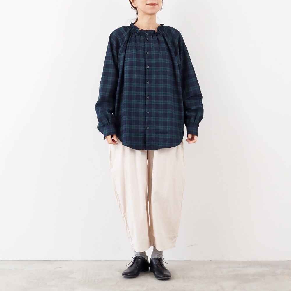 NARU(ナル) ロイヤルタータン フリルネックシャツ 665860