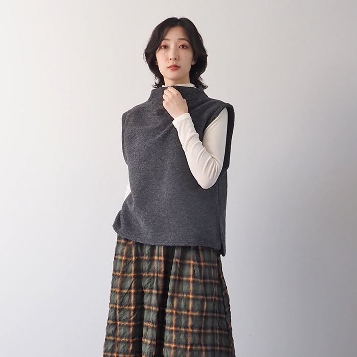 NARU(ナル) トラベルウールプレミアハイネックベスト 650241BD