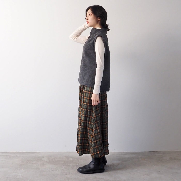 NARU(ナル) トラベルウールプレミアハイネックベスト 650241BD