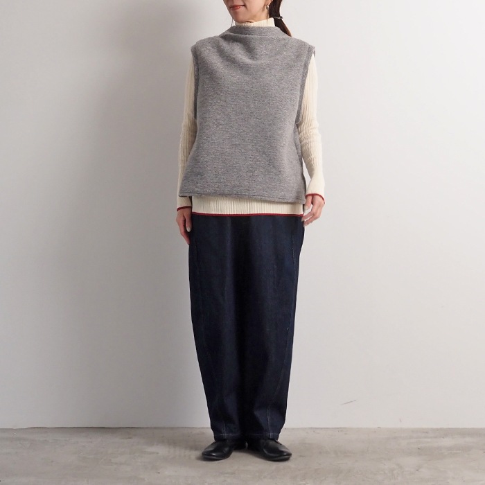 NARU(ナル) トラベルウールプレミアハイネックベスト 650241BD