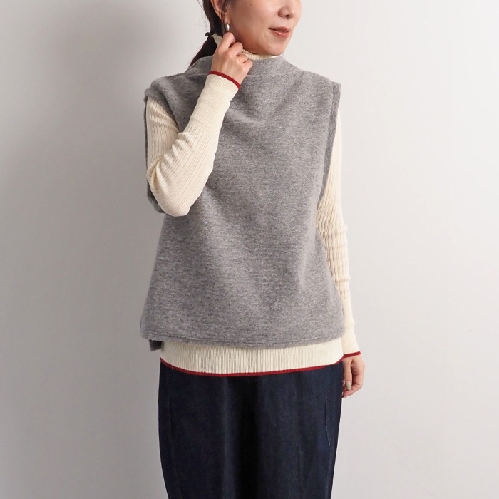 NARU(ナル) トラベルウールプレミアハイネックベスト 650241BD