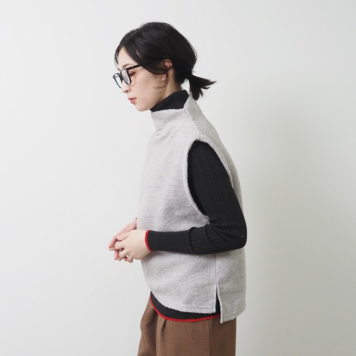 NARU(ナル) トラベルウールプレミアハイネックベスト 650241BD