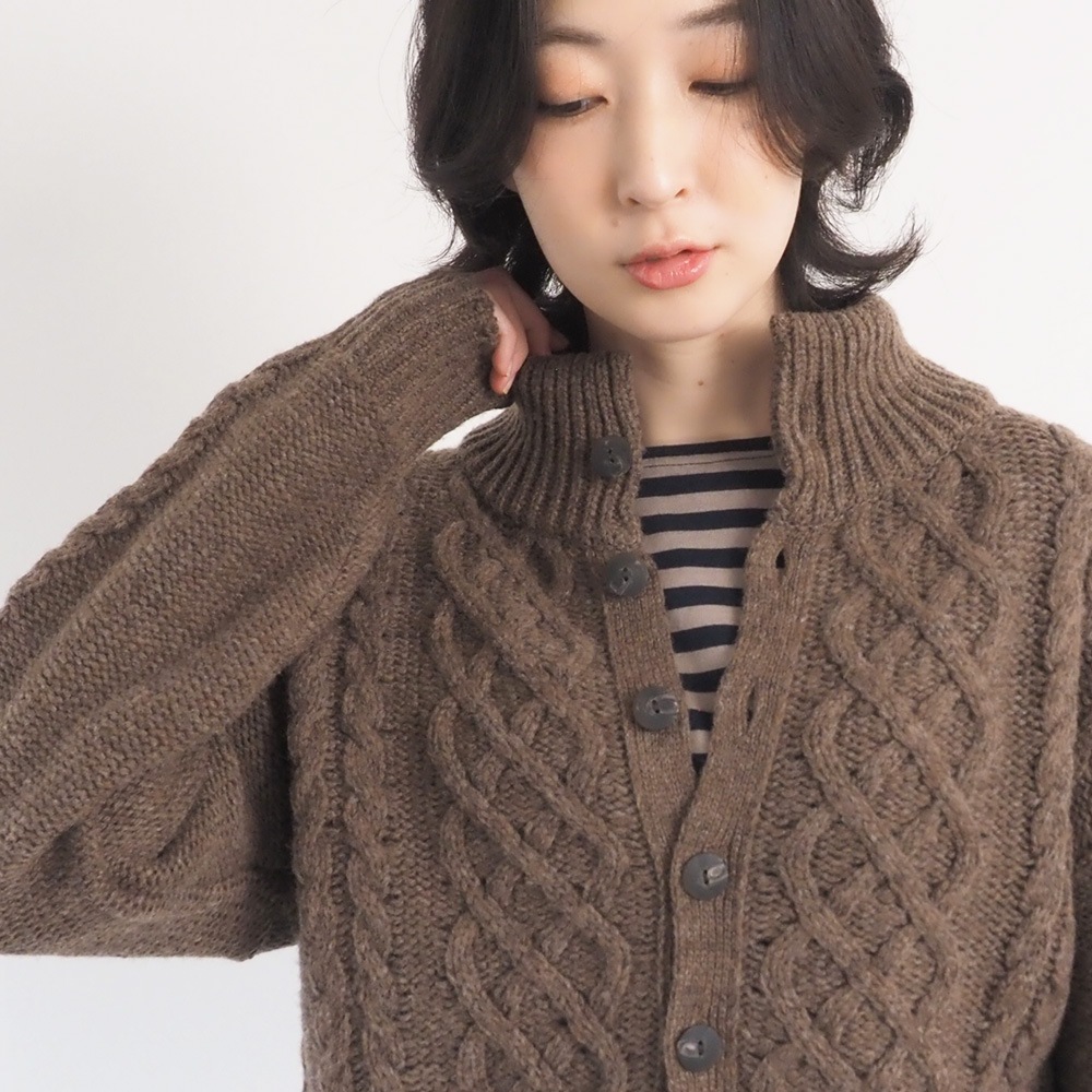 NARU(ナル) ドーゼットエアーヤーン エアリーアランニットカーデ 668400