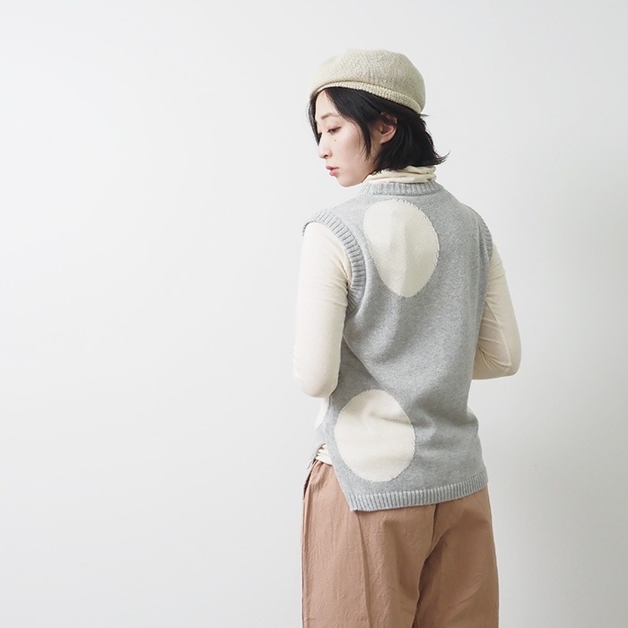 NARU(ナル) コンパクトヤーン ベイカリーニットたまごベスト 650735