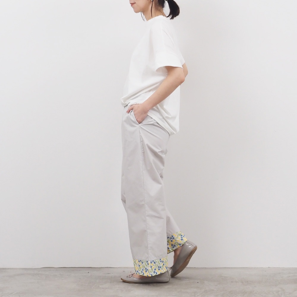 NARU(ナル) タイプライター×小花刺繍 足元かわいいパンツ 661915