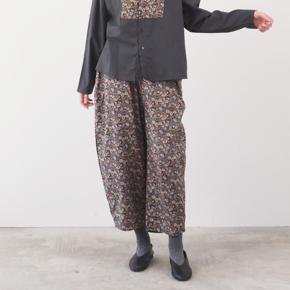 NARU(ナル) 30ビエラベタ小花柄 エッグパンツ 6658501