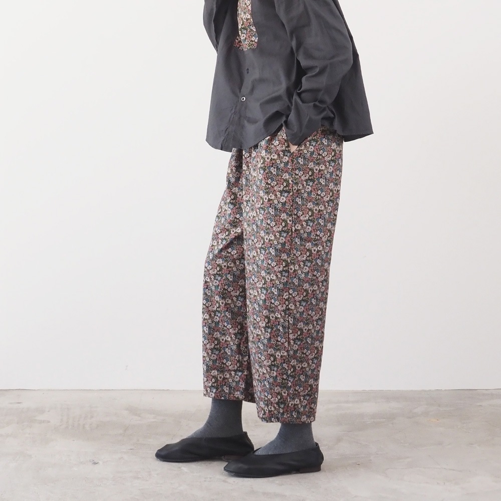 NARU(ナル) 30ビエラベタ小花柄 エッグパンツ 6658501