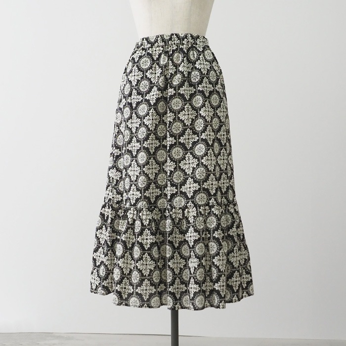 NARU(ナル) 60ローンエスニック柄 ティアードスカート 655927