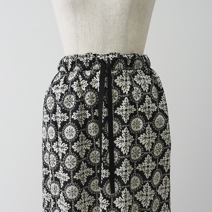 NARU(ナル) 60ローンエスニック柄 ティアードスカート 655927