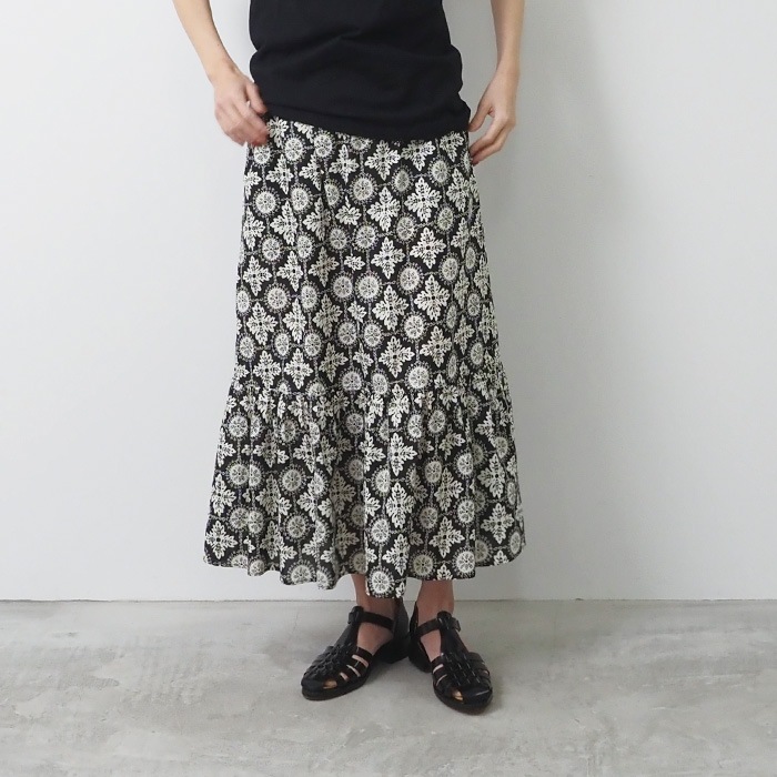NARU(ナル) 60ローンエスニック柄 ティアードスカート 655927