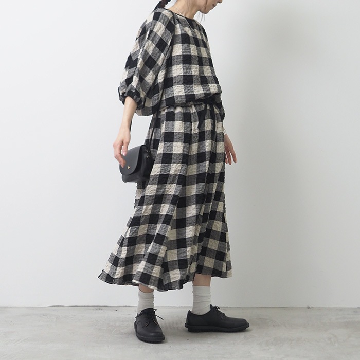 大きいサイズ タグ付き LEONARD 花柄 ロゴ スカート フラワー 裏地有り 大きいサイズ タグ付き LEONARD 花柄 ロゴ スカート フラワー 裏地有り