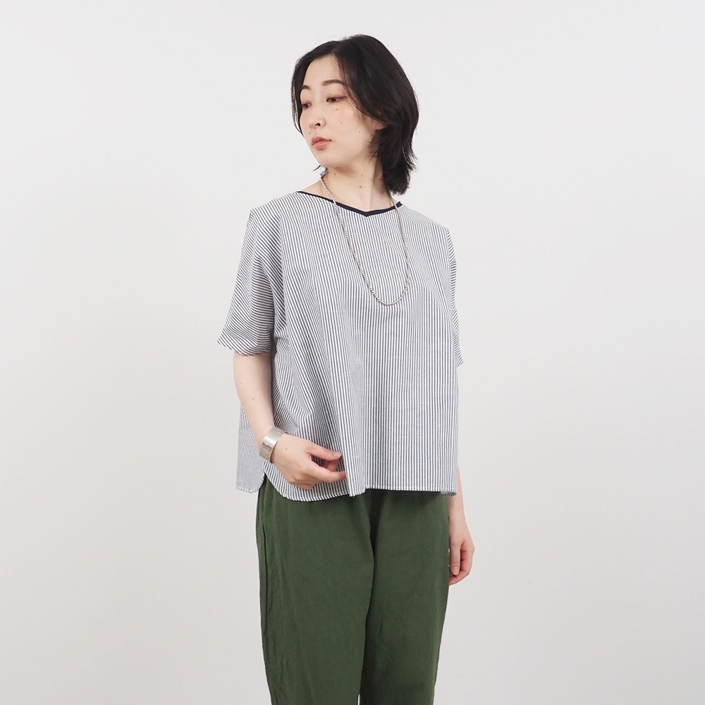 NARU(ナル) コットンリネン交織ストライプ バトーブラウス 664901