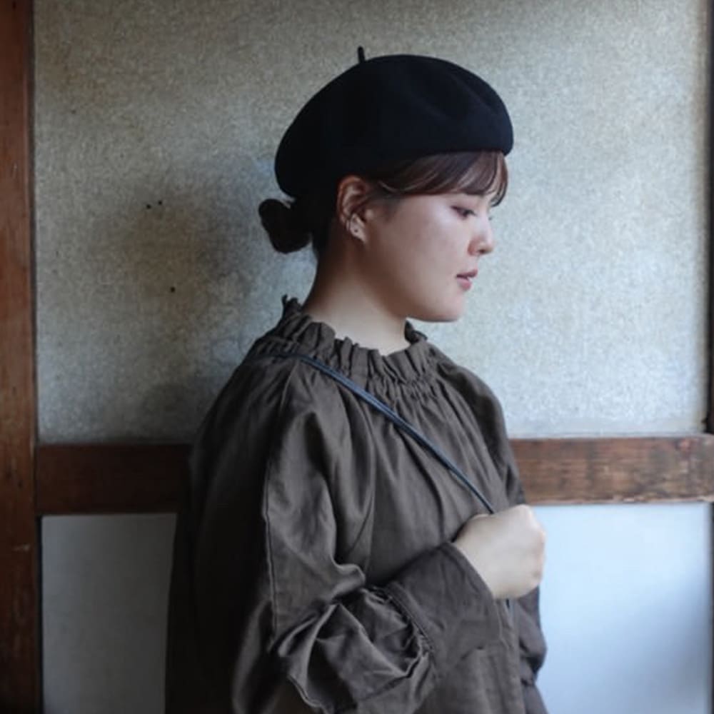 【予約】【kawasakiさんコラボ】NARU(ナル) コットンリネンフリルネックブラウス 6W-ks-01