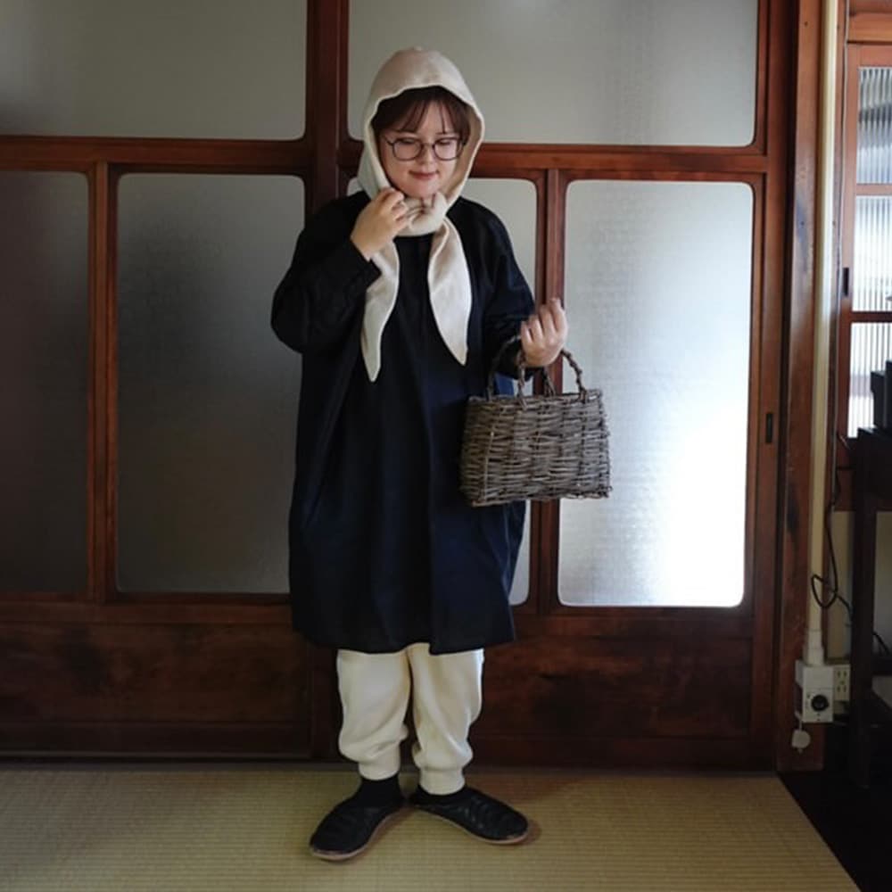 【予約】【kawasakiさんコラボ】NARU(ナル) コットンリネンフリルネックブラウス 6W-ks-01