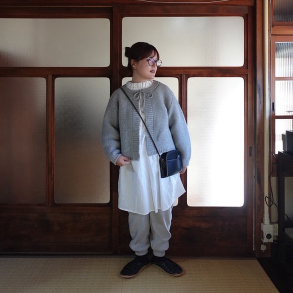 【予約】【kawasakiさんコラボ】NARU(ナル) タスマニアラムウールざっくりニットリボンカーデ 6W-ks-02