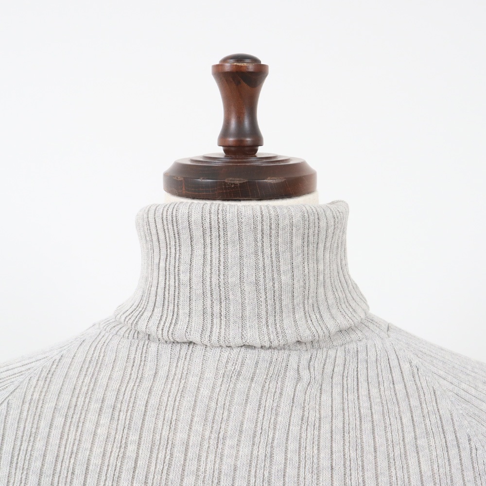 NARU(ナル) ランダムリブニット バイカラータートルネック 656706