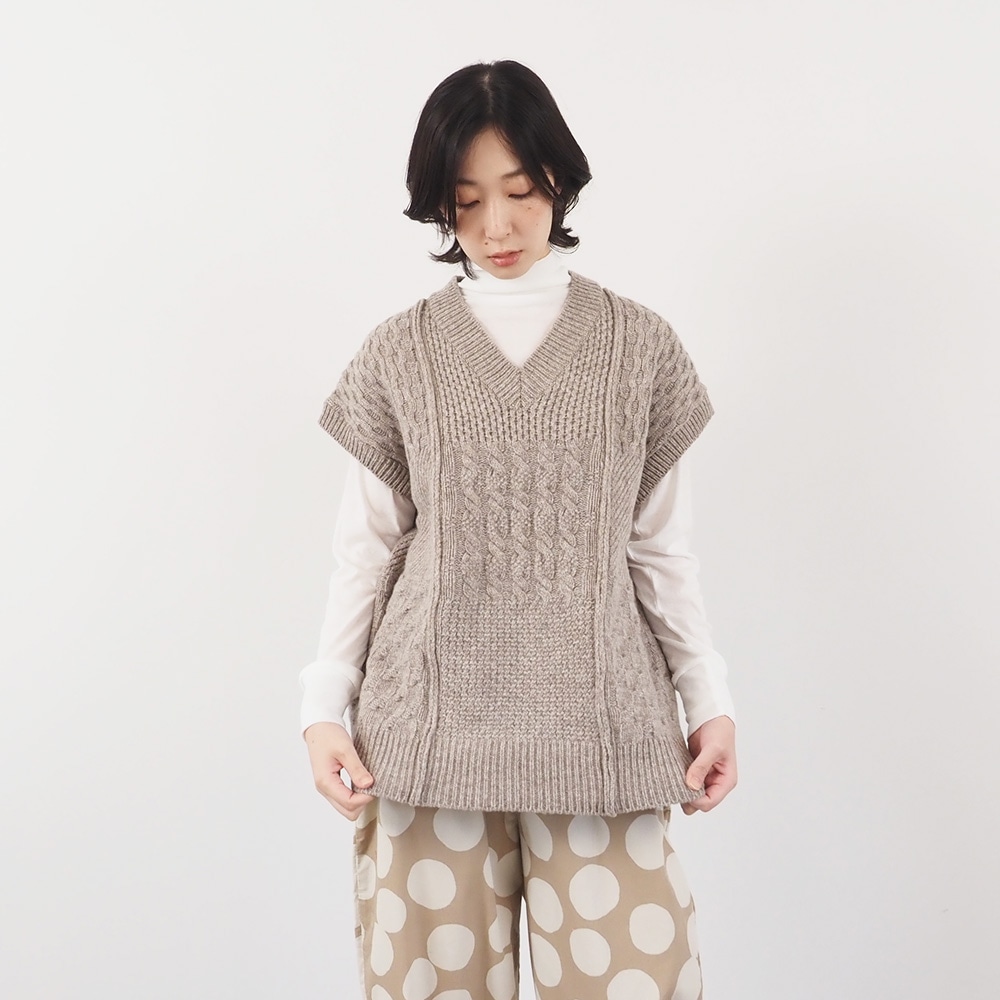 NARU(ナル) NATURAL COLORED WOOL 柄編みニットベスト 665405