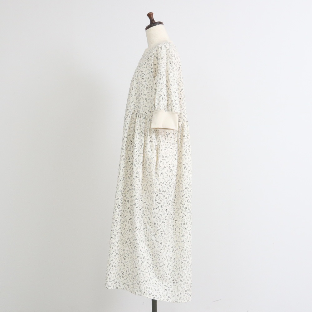 NARU(ナル) スケアコットンメランコリーフラワー ハンドベルワンピース 670920