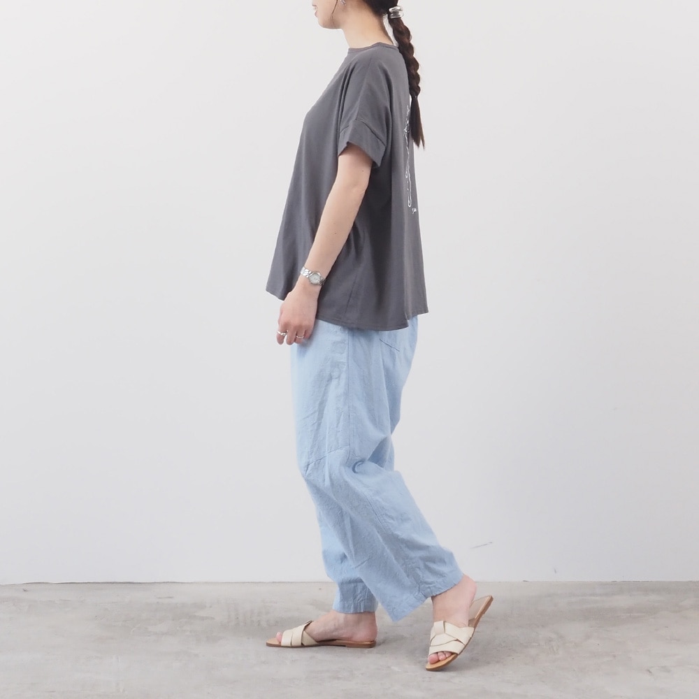 NARU(ナル)小泉さよ様コラボ ナチュラルソフト天竺 振り返り猫コンフィーシャツ 667006