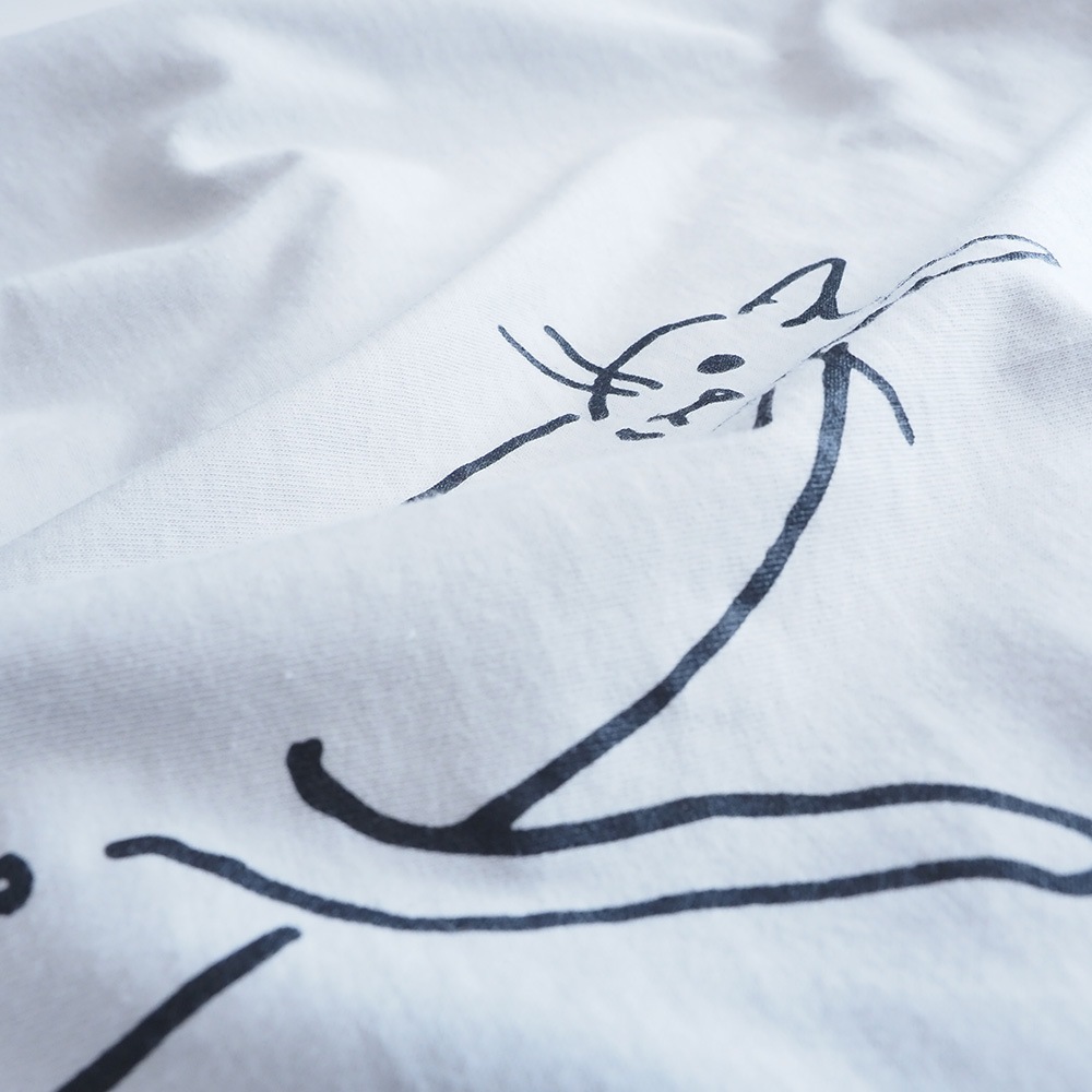 NARU(ナル)小泉さよ様コラボ ナチュラルソフト天竺 振り返り猫コンフィーシャツ 667006