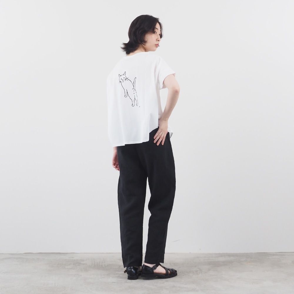 NARU(ナル)小泉さよ様コラボ ナチュラルソフト天竺 振り返り猫コンフィーシャツ 667006