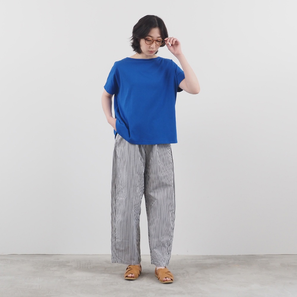 NARU(ナル)小泉さよ様コラボ ナチュラルソフト天竺 振り返り猫コンフィーシャツ 667006