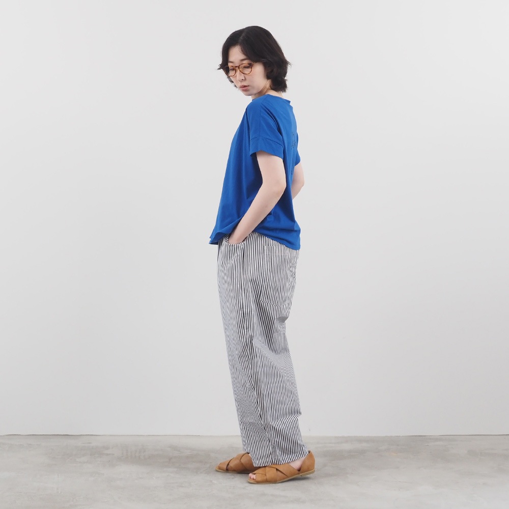 NARU(ナル)小泉さよ様コラボ ナチュラルソフト天竺 振り返り猫コンフィーシャツ 667006