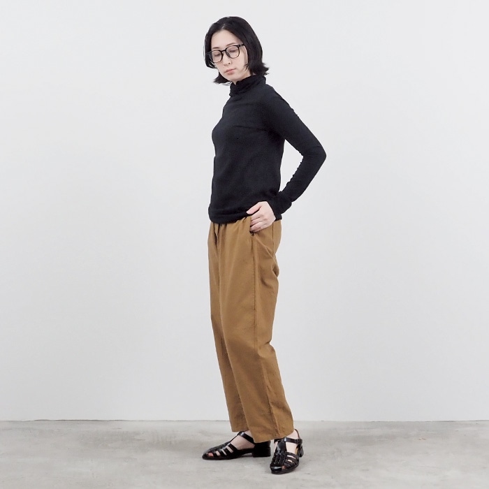 NARU(ナル) ムラ糸リサイクル天竺 裾ひねりタートルネック 646001BD