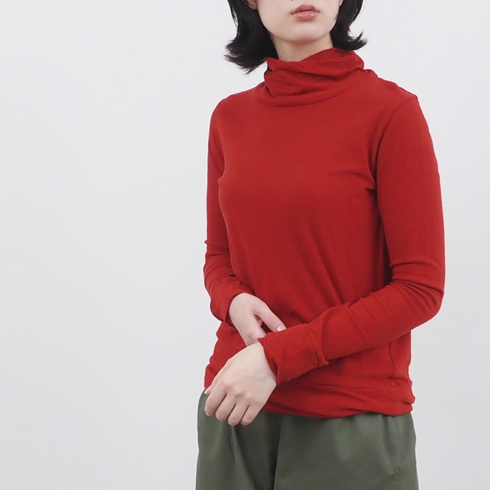 NARU(ナル) ムラ糸リサイクル天竺 裾ひねりタートルネック 646001BD