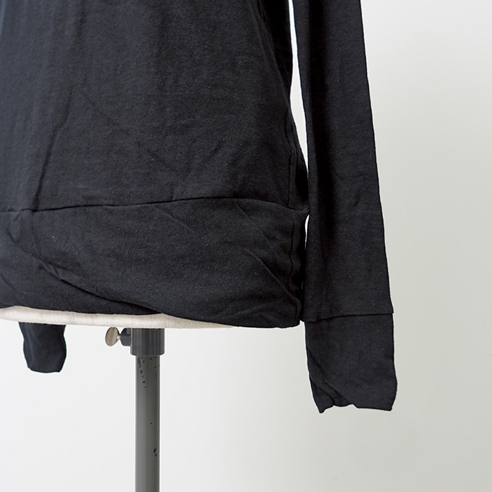 NARU(ナル) ムラ糸リサイクル天竺 裾ひねりタートルネック 646001BD