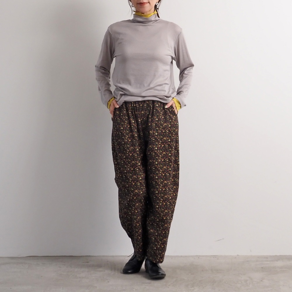 NARU(ナル) 21コーデュロイ小花柄 ロングエッグパンツ 6668001