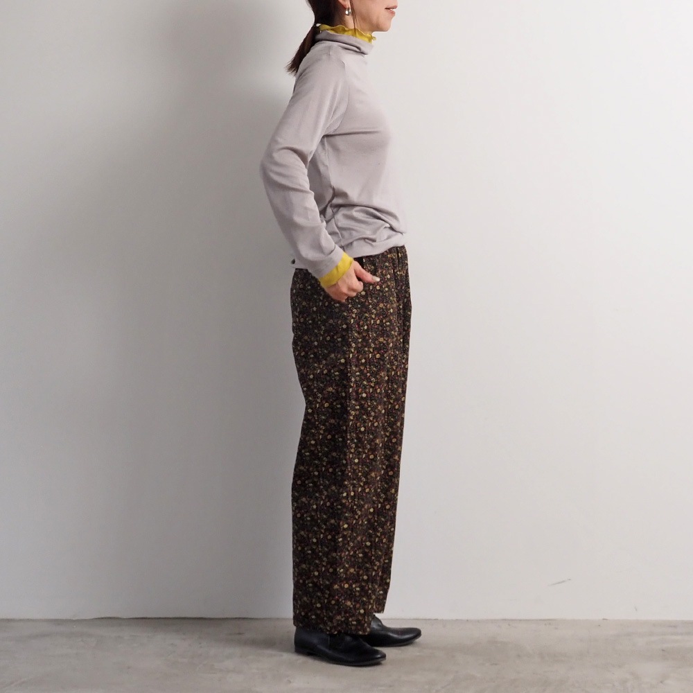 NARU(ナル) 21コーデュロイ小花柄 ロングエッグパンツ 6668001