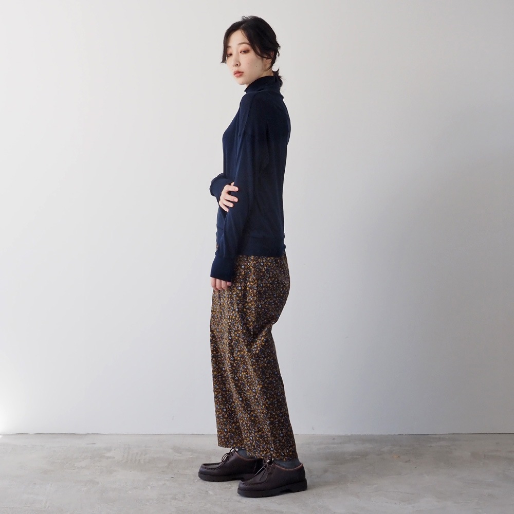 NARU(ナル) 21コーデュロイ小花柄 ロングエッグパンツ 6668001