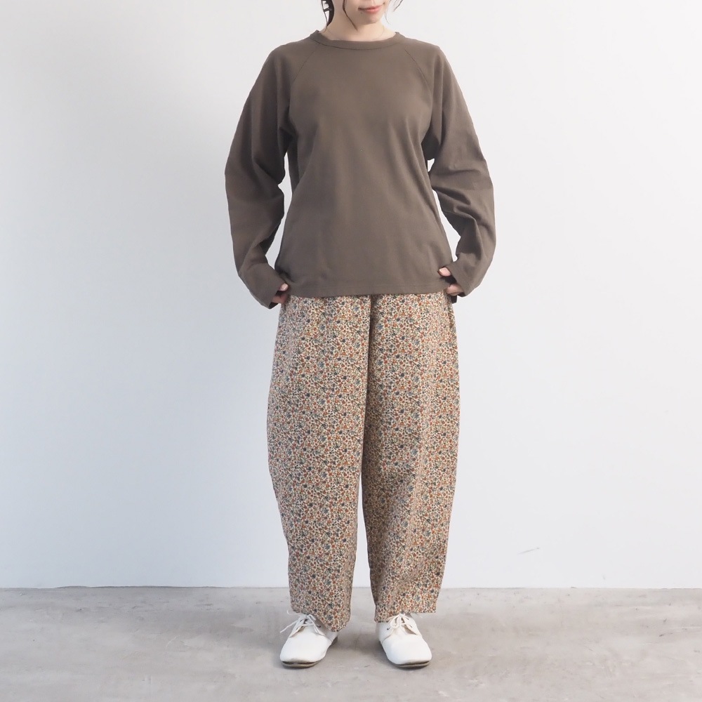 NARU(ナル) 21コーデュロイ小花柄 ロングエッグパンツ 6668001