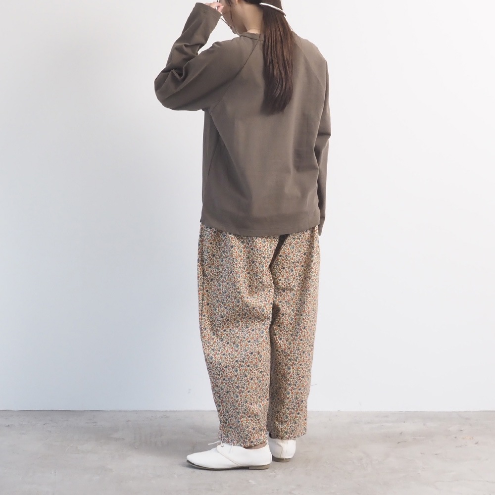 NARU(ナル) 21コーデュロイ小花柄 ロングエッグパンツ 6668001