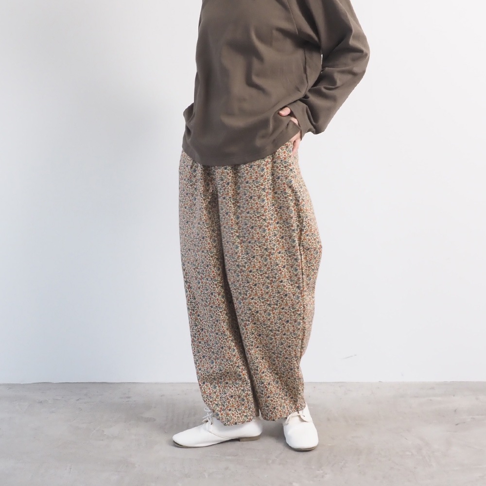 NARU(ナル) 21コーデュロイ小花柄 ロングエッグパンツ 6668001