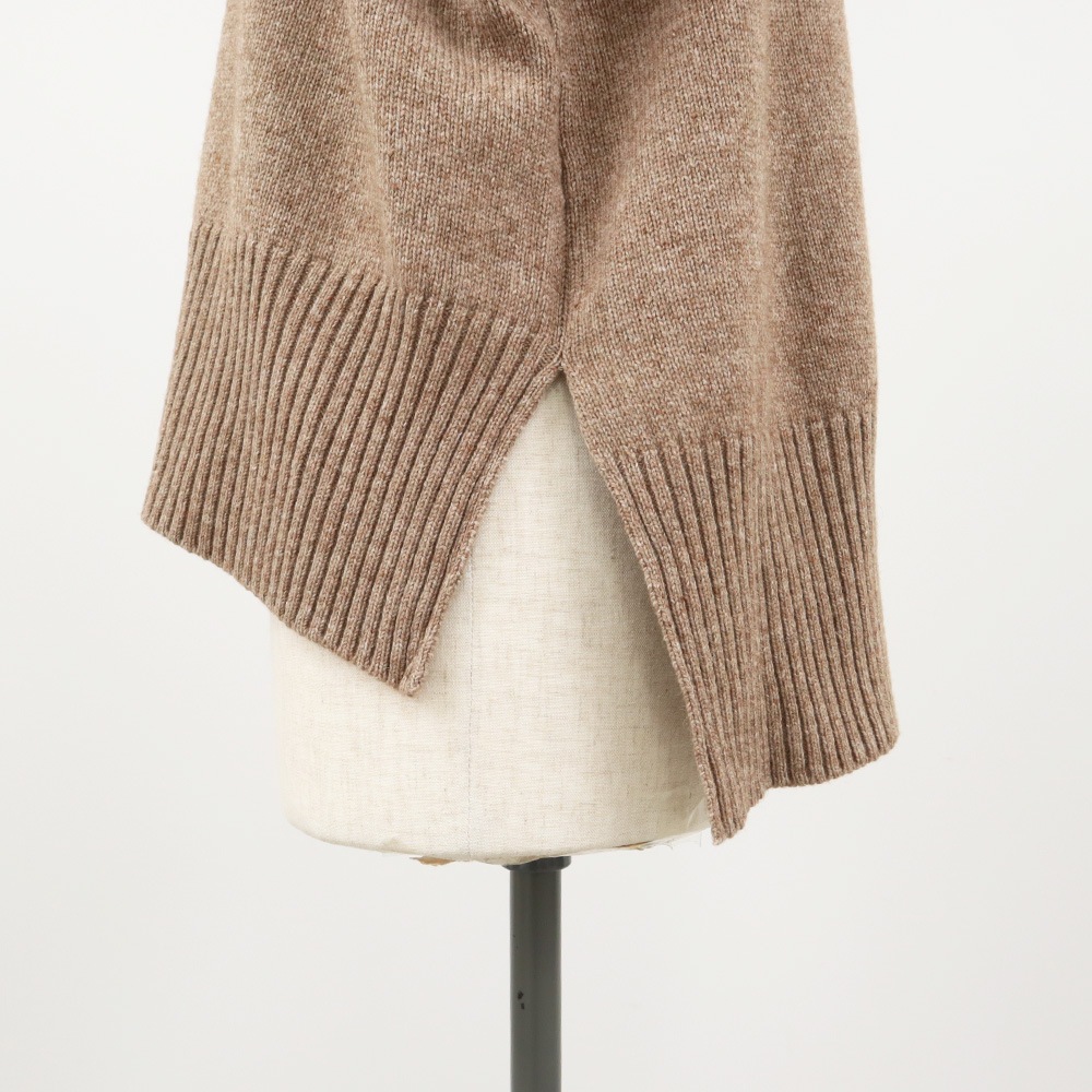 【WEB限定再生産予約】NARU(ナル) 猫イラストレーター小泉さよさんコラボ エアーヤーンコットン振り返り猫ニット 662601