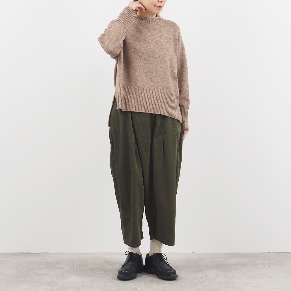 【WEB限定再生産予約】NARU(ナル) 猫イラストレーター小泉さよさんコラボ エアーヤーンコットン振り返り猫ニット 662601