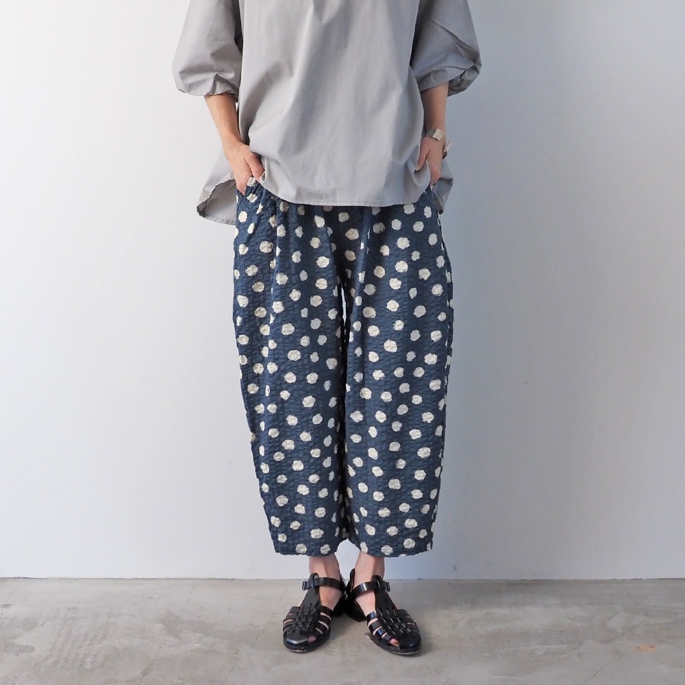 NARU(ナル) リップルクロスランダムドット エッグパンツ 667812