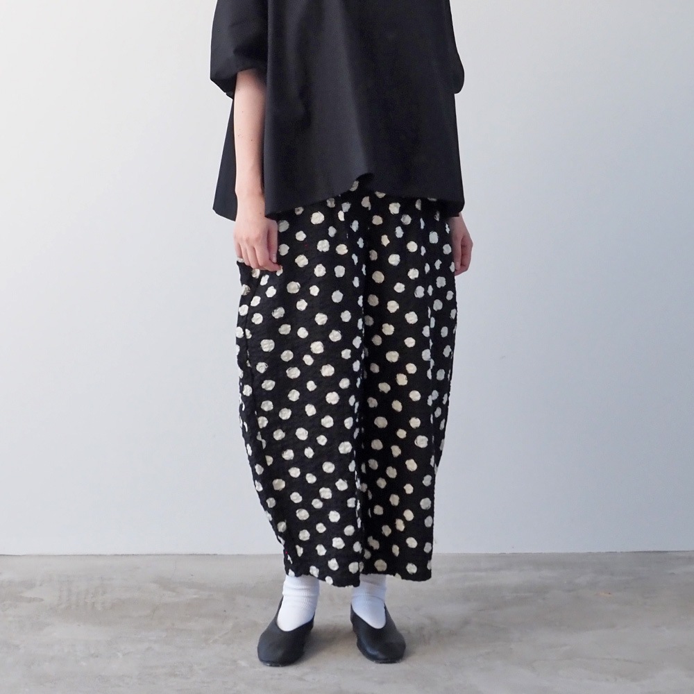 NARU(ナル) リップルクロスランダムドット エッグパンツ 667812