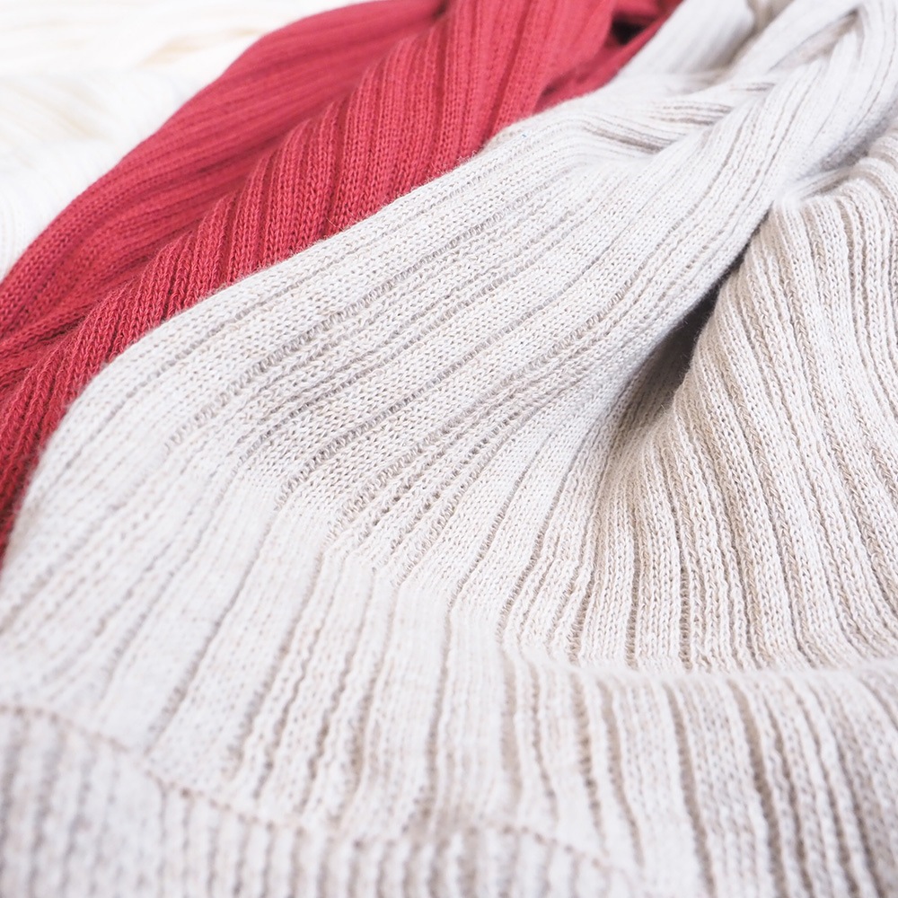 NARU(ナル) ランダムリブ Thumbholeハイネック 665700