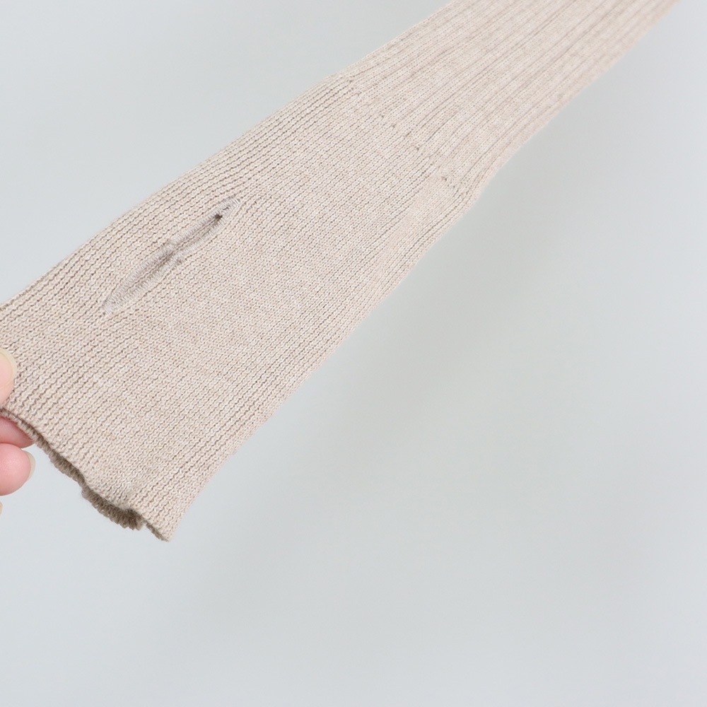 NARU(ナル) ランダムリブ Thumbholeハイネック 665700