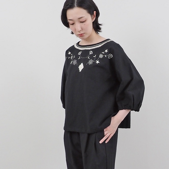 NARU(ナル) シーチングハンドワッシャー フリンジ刺繍ブラウス